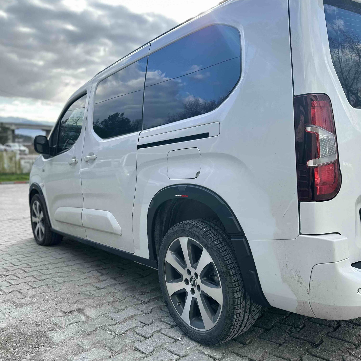 Autoduro Opel Combo 2018 Onwards Fender Flares - 32590918-010023-20010402_7