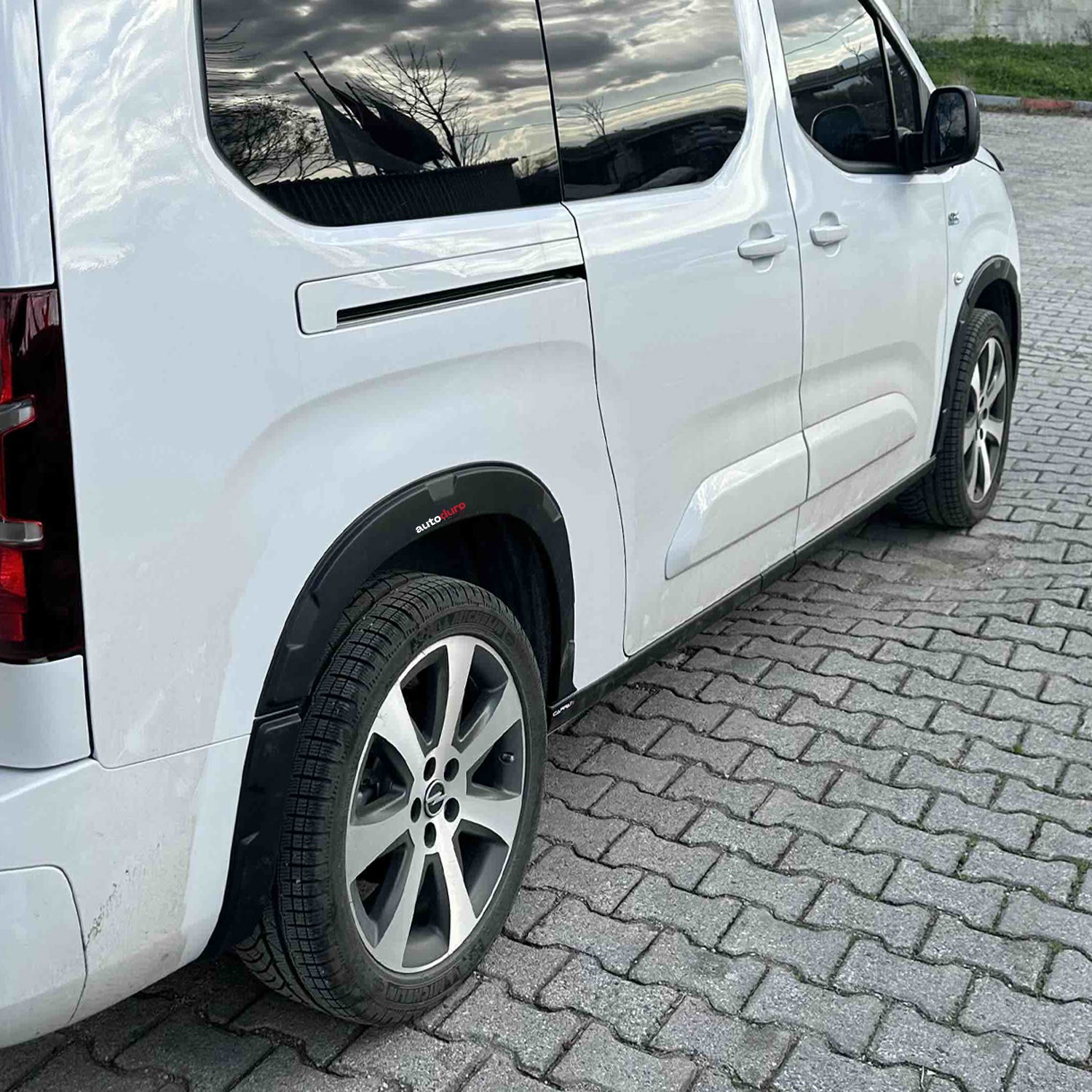 Autoduro Opel Combo 2018 Onwards Fender Flares - 32590918-010023-20010402_8