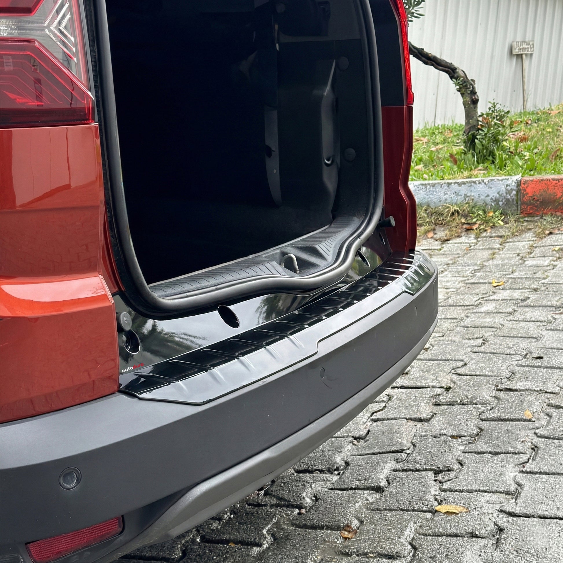 Autoduro Dacia Jogger 2022 Onwards Rear Bumper Sill Protector Gloss - 39210723-010500-20010101_6