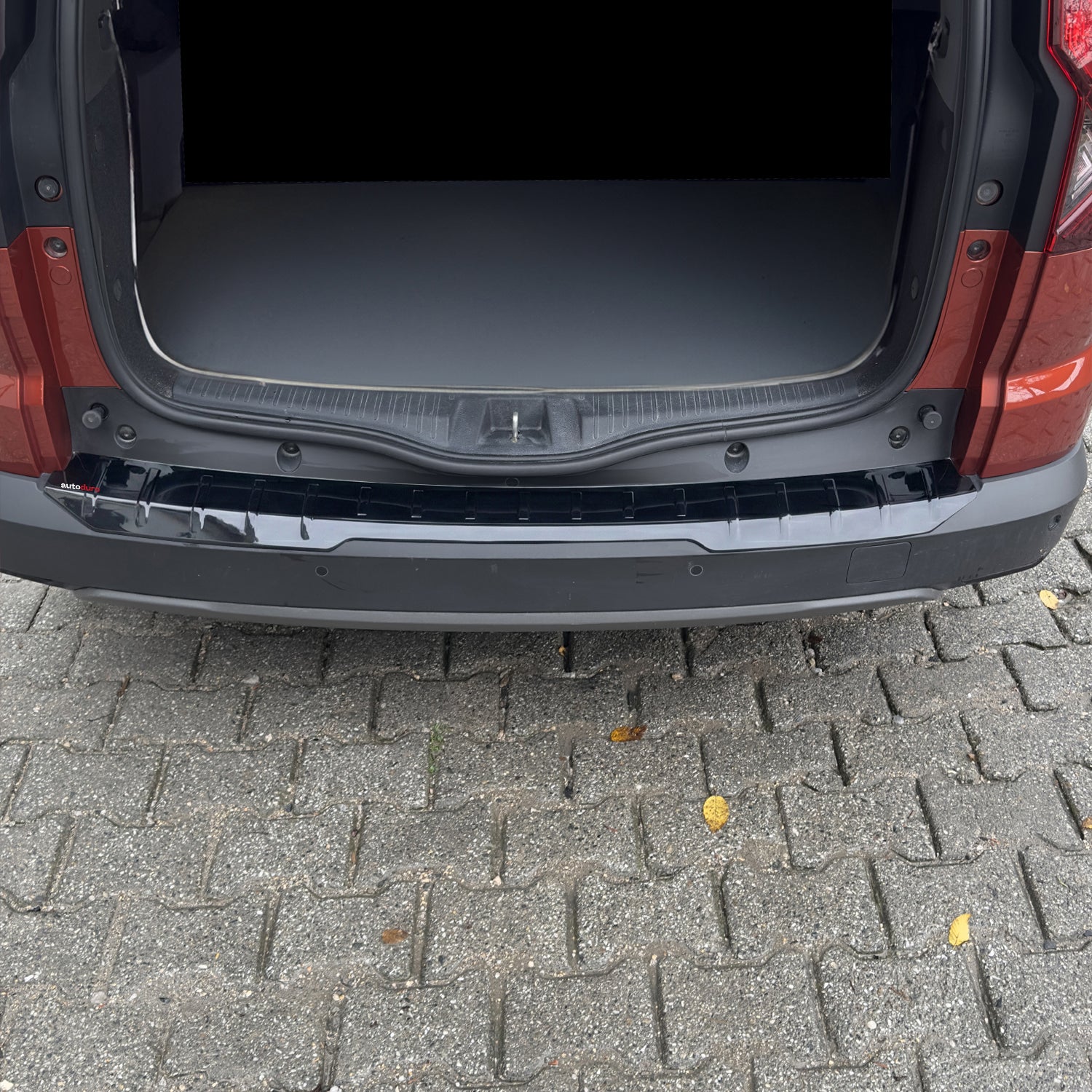 Autoduro Dacia Jogger 2022 Onwards Rear Bumper Sill Protector Gloss - 39210723-010500-20010101_9