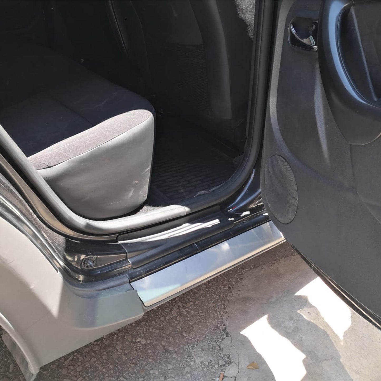 Autoduro Dacia Duster 2010 - 2017 Door Sill Protector 4pcs - 72210210-010019-20010402_3